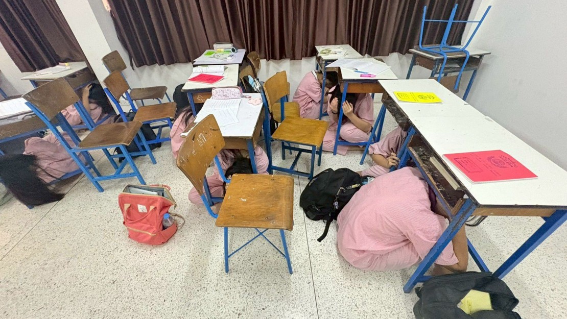 กิจกรรมการซ้อมแผนเผชิญเหตุการป้องกันอัคคีภัยและแผ่นดินไหว นักเรียนที่อยู่ประจำหอพักอาคารมัธยม